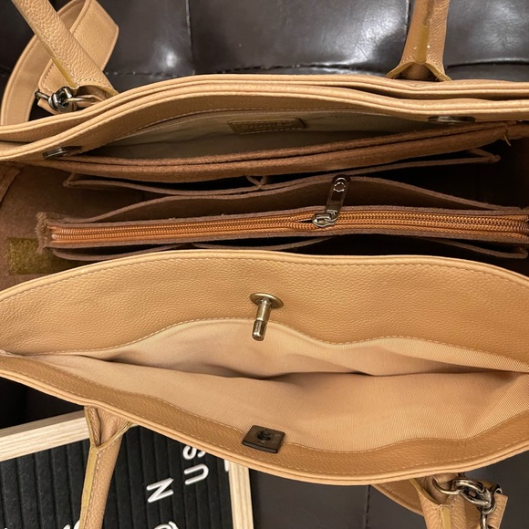 Chanel Cerf Tote - Picture 6 of 16